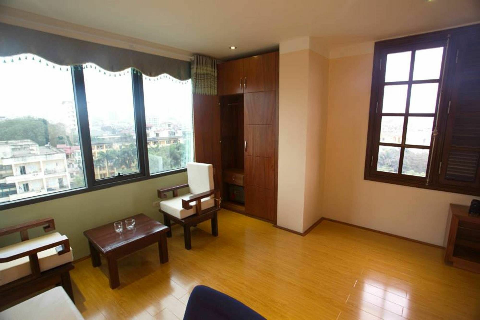 Poonsa Nguyen Phong Sac Apartamento Hanói Exterior foto